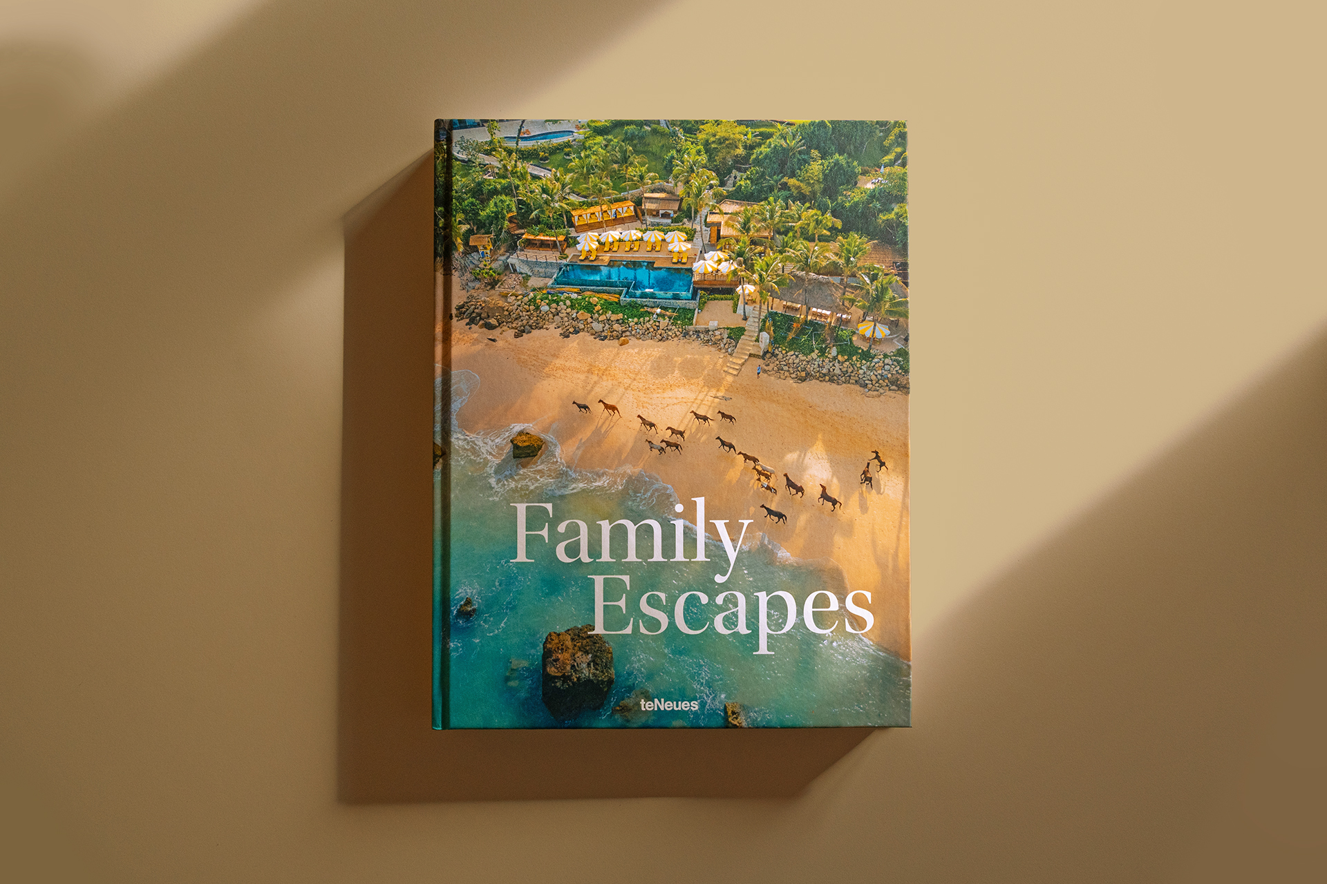 Family Escapes | Cover
